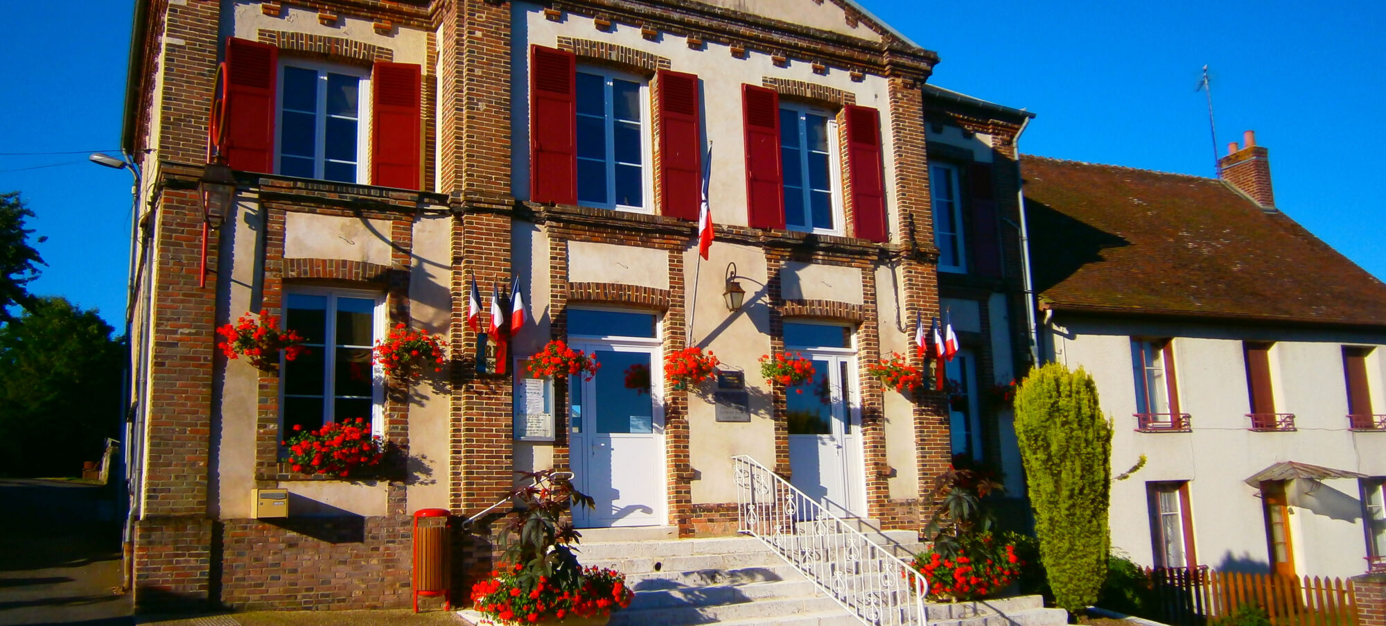 Mairie La Vieille Lyre-Bandeau