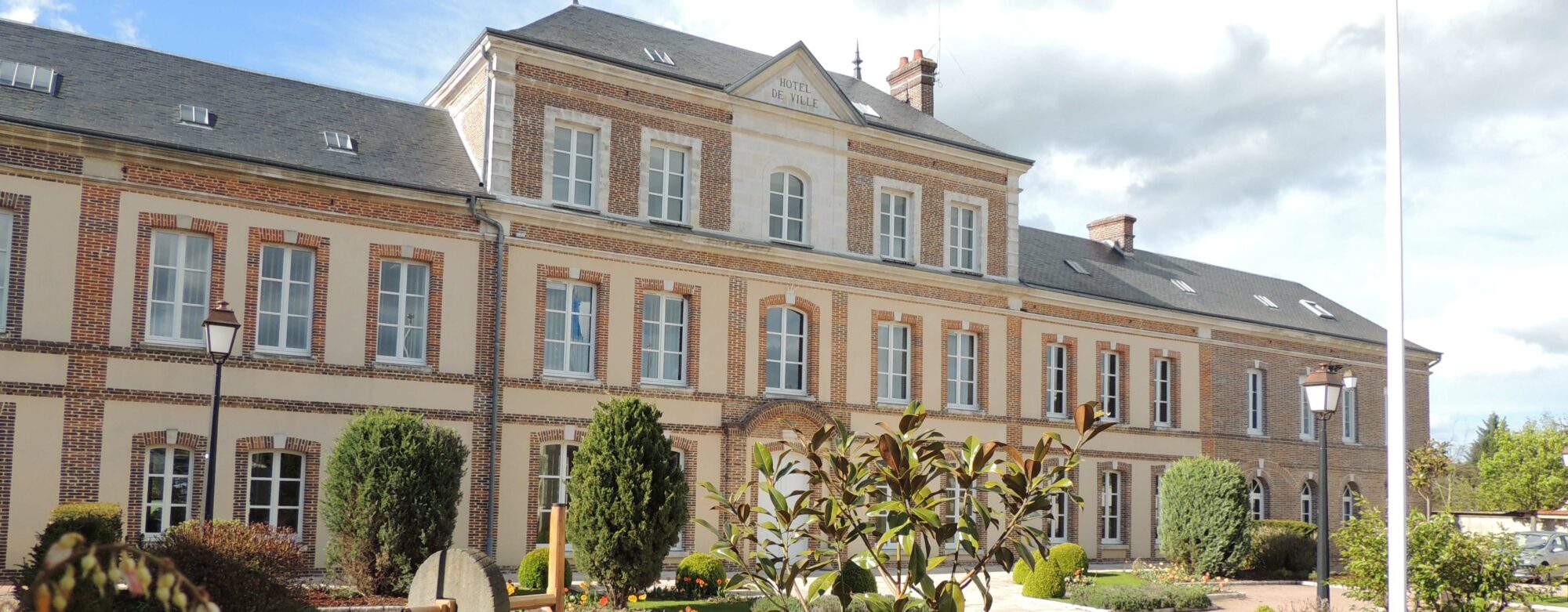 Mairie Damville (Mesnils-sur-iton)-Bandeau